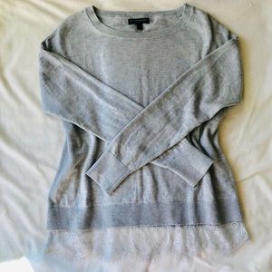 BANANA REPUBLIC GREY SWEATSHIRT WITH LACE DETAIL